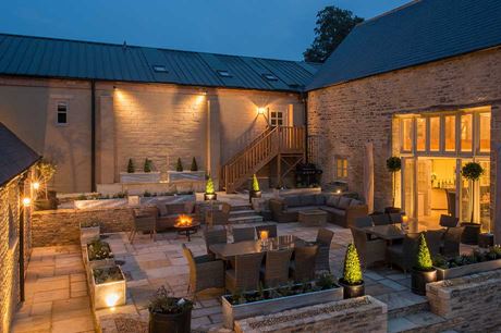 Cotswold Park Barns Exterior Courtyard